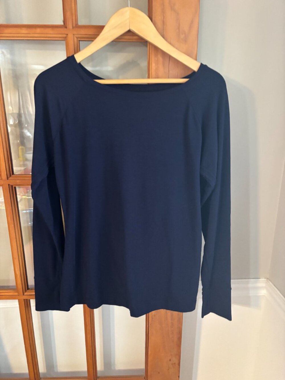 Gap Fit Women's Breathe Navy long sleeve tee SZ: L